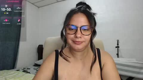 Camila Valbuena online show from 17, 4, 2026