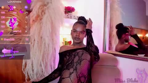 Snapshot of camiestrada chatting on 4, 2, 2025 camiestrada online show from 4, 2, 2025