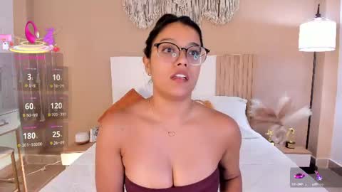 Snapshot of camila_bustamante_ chatting on 18, 7, 2026 camila_bustamante_ online show from 18, 7, 2026