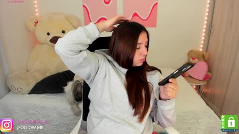 Snapshot of camila_ec2 chatting on 18, 12, 2024 C A M I online show from 18, 12, 2024