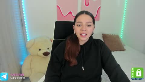 Snapshot of camila_ec2 chatting on 10, 1, 2025 C A M I online show from 10, 1, 2025