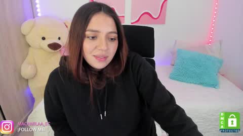 Snapshot of camila_ec2 chatting on 5, 3, 2025 C A M I online show from 5, 3, 2025