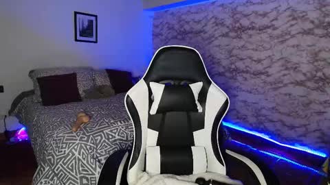 Camila Roose online show from 6, 3, 2026