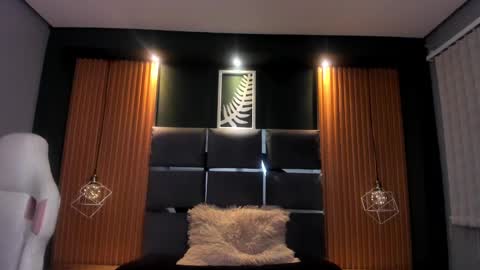 camila_martinez9 online show from 14, 1, 2025