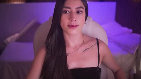 camila_martinez9 online show from 27, 11, 2025