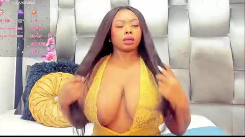 Snapshot of camilabenitezz chatting on 25, 7, 2026 camila benitez online show from 25, 7, 2026