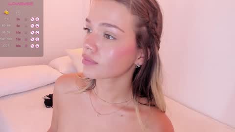 Camila Monroee  online show from 3, 12, 2024