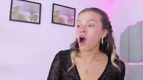 Camila Monroee  online show from 12, 3, 2025