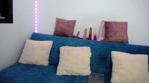 Camila Saenz  online show from 30, 5, 2026