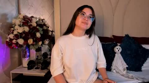 Snapshot of camilasofiia chatting on 18, 10, 2025 Camila online show from 18, 10, 2025