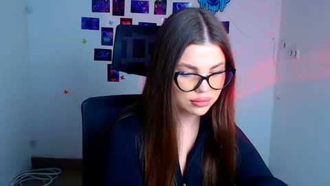 Snapshot of camilla_xo_ chatting on 28, 11, 2025 Camilla online show from 28, 11, 2025