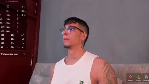   INDEPENDENT MODEL online show from 15, 1, 2025