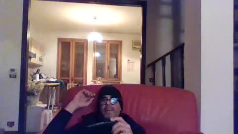 Snapshot of camomilla72 chatting on 10, 3, 2025 Cristian online show from 10, 3, 2025