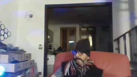 Snapshot of camomilla72 chatting on 4, 10, 2025 Cristian online show from 4, 10, 2025