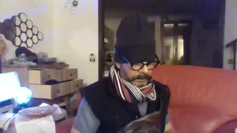 Snapshot of camomilla72 chatting on 6, 10, 2025 Cristian online show from 6, 10, 2025