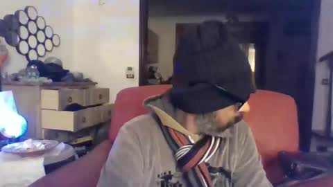 Snapshot of camomilla72 chatting on 21, 10, 2025 Cristian online show from 21, 10, 2025