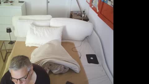 camunication online show from 18, 2, 2025