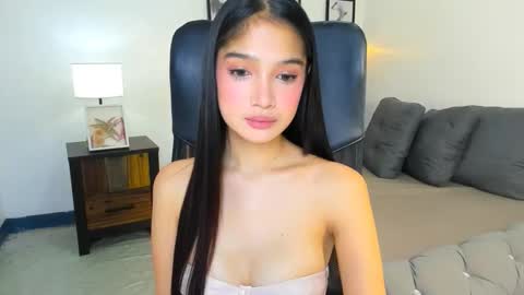 candiceferragamo online show from 17, 1, 2026