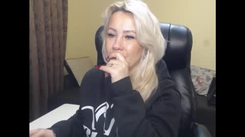 candy_hellenx online show from 13, 1, 2026