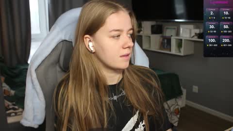 Snapshot of candy_meggie chatting on 9, 12, 2024 Megan online show from 9, 12, 2024