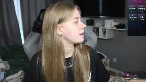 Snapshot of candy_meggie chatting on 10, 12, 2024 Megan online show from 10, 12, 2024