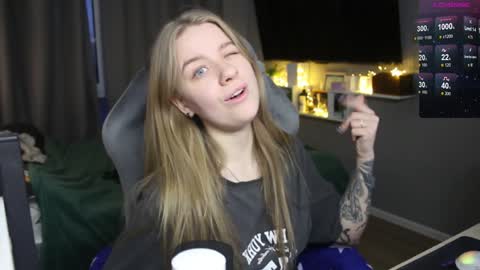 Snapshot of candy_meggie chatting on 17, 12, 2024 Megan online show from 17, 12, 2024