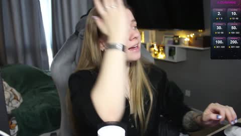 Snapshot of candy_meggie chatting on 20, 12, 2024 Megan online show from 20, 12, 2024