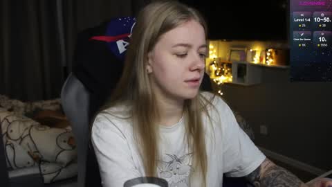 Snapshot of candy_meggie chatting on 26, 12, 2024 Megan online show from 26, 12, 2024