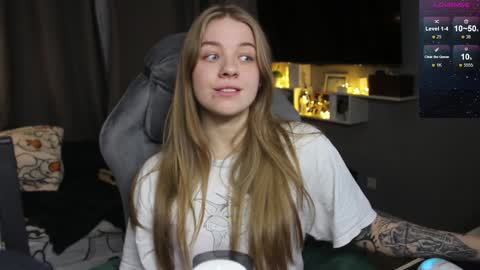 Snapshot of candy_meggie chatting on 7, 1, 2025 Megan online show from 7, 1, 2025