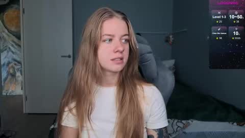 Snapshot of candy_meggie chatting on 9, 9, 2025 Megan online show from 9, 9, 2025