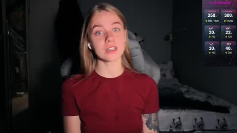 Snapshot of candy_meggie chatting on 19, 9, 2025 Megan online show from 19, 9, 2025