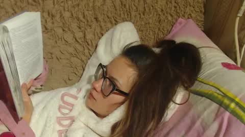 say meow and send tip  online show from 23, 12, 2024