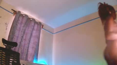 Snapshot of candymia3 chatting on 24, 9, 2025 Candice online show from 24, 9, 2025