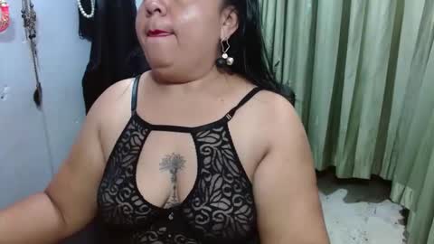 Snapshot of canelacollins chatting on 1, 12, 2025 CanelaCollins online show from 1, 12, 2025