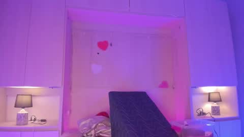 GABRIELA LOPEZ online show from 25, 2, 2025