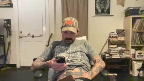 Snapshot of cantleavethehouse chatting on 29, 12, 2024 cantleavethehouse online show from 29, 12, 2024