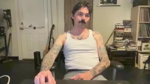 Snapshot of cantleavethehouse chatting on 2, 1, 2025 cantleavethehouse online show from 2, 1, 2025