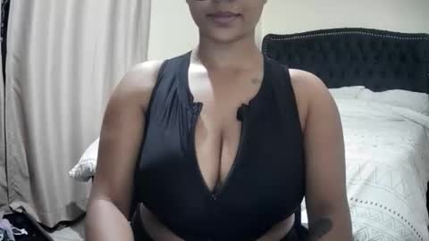 Luna likes cappuccino online show from 15, 10, 2025