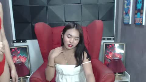 Yumi Aera online show from 1, 2, 2025