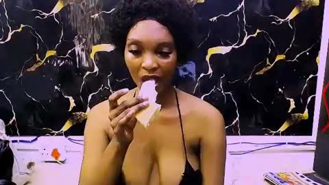 caramelminxx_ online show from 12, 6, 2026