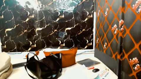 caramelminxx_ online show from 9, 7, 2026