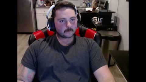 Snapshot of cardi_beans chatting on 8, 11, 2025 cardi_beans online show from 8, 11, 2025