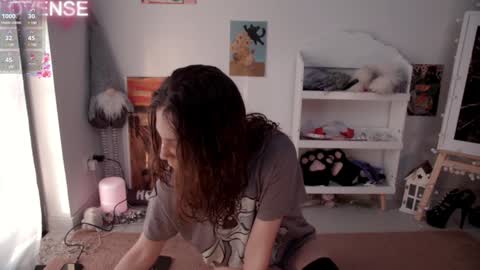 NONA    follow online show from 18, 1, 2025