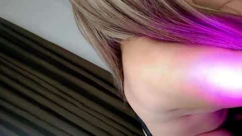 MELA WILLER online show from 6, 8, 2026