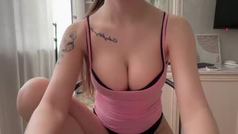caressysiren online show from 25, 6, 2026