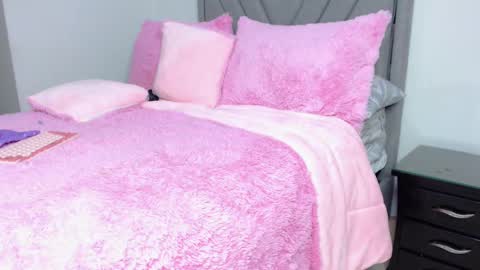 Carla Santini online show from 8, 3, 2025