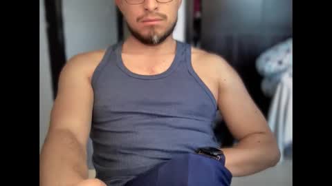 Snapshot of carlcarlinches4 chatting on 19, 2, 2025 carlcarlinches4 online show from 19, 2, 2025