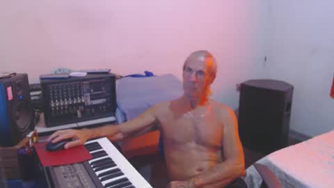 Snapshot of carlos2557 chatting on 18, 2, 2026 carlos online show from 18, 2, 2026