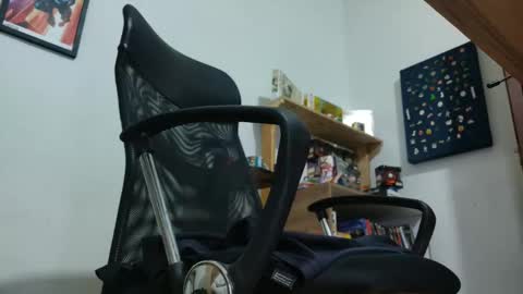 Carlostraboo on of  online show from 13, 11, 2025