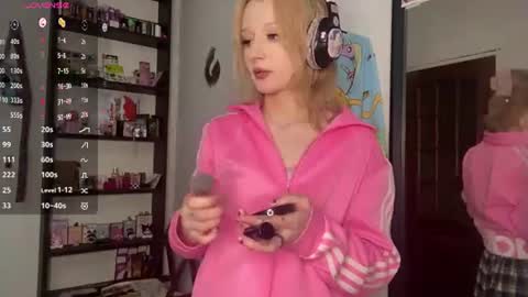Snapshot of carmenlavelli chatting on 25, 6, 2026 Elina online show from 25, 6, 2026